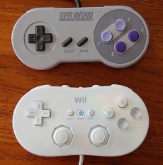 Review Classic Controller: Zoals U ziet op deze foto, de classic controller is groter.