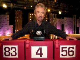 Noel Edmonds, de presentator van <a href = https://www.mariowii.nl/wii_spel_info.php?Nintendo=Deal_or_No_Deal>Deal or No Deal</a> UK. Hij is ook de gastheer in de game.